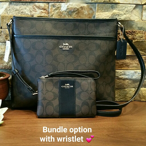 *LAST ONE* NEW Coach Signature File Bag w/box - Picture 4 of 8